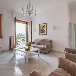 Comfy Flat Steps Away From Station! Appartamento Siena